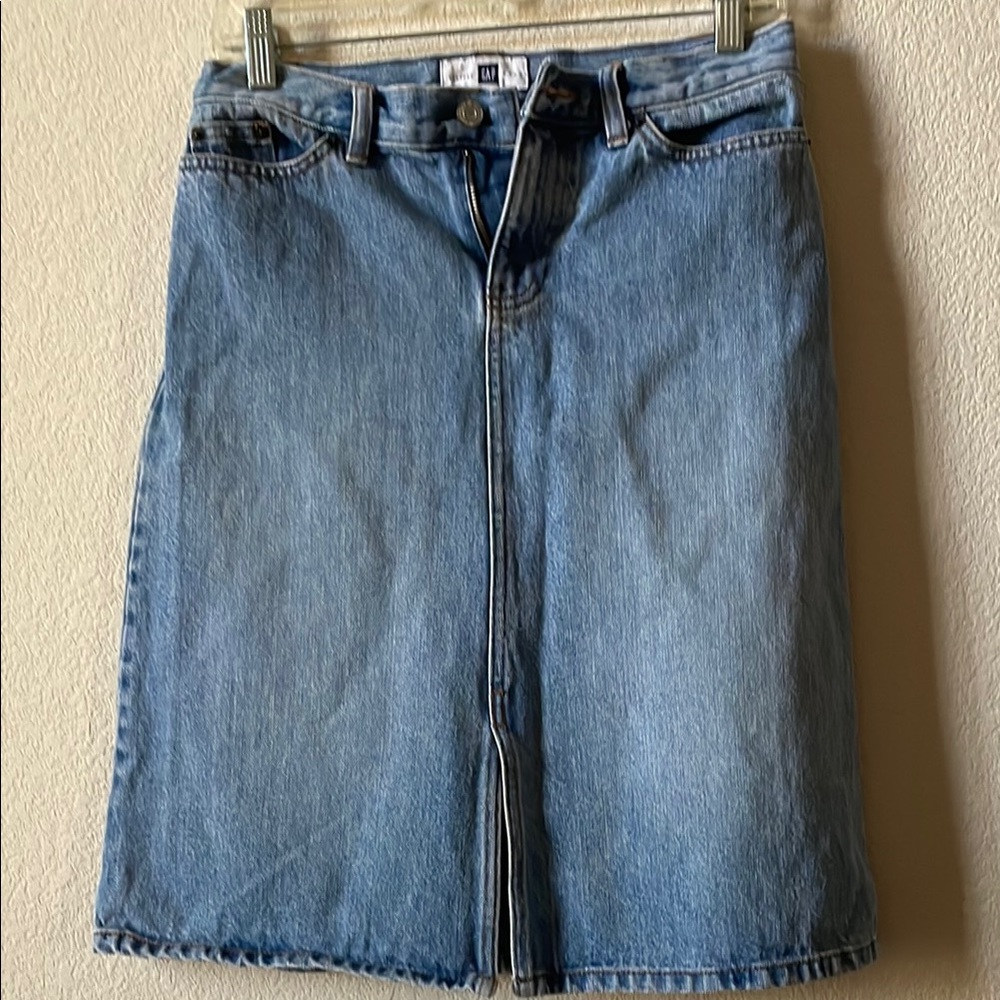 Gap Denim Skirt with Button Closure size 2